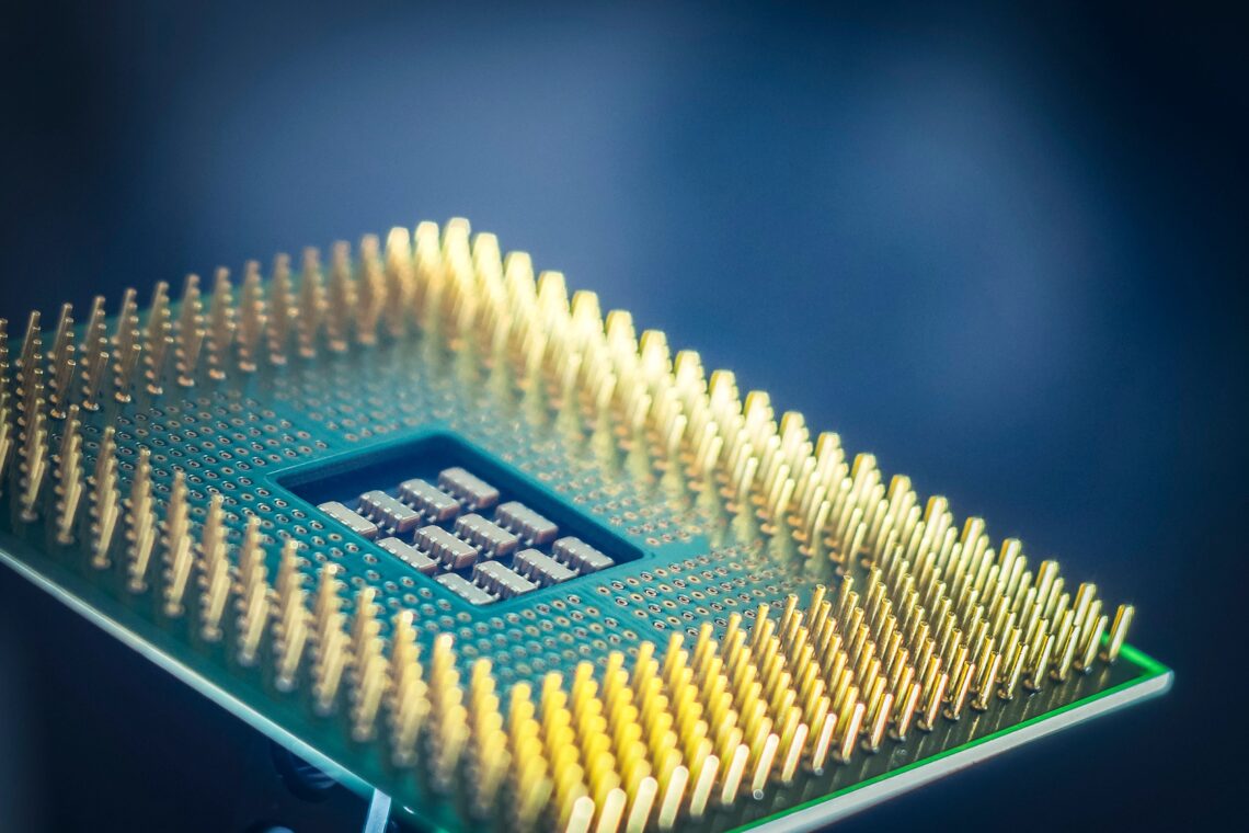 Intel CPU price increase 인텔 CPU 가격 인상 processor chip with gold contact pins